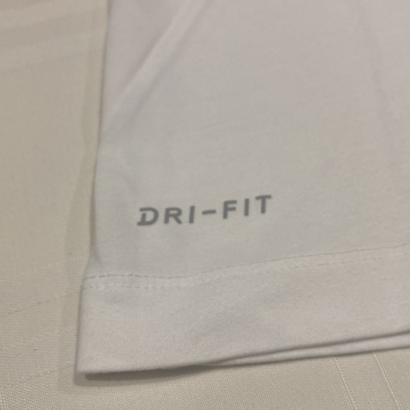 Nike Dri-FIT Men's Training White T-Shirt size small - Picture 2 of 4